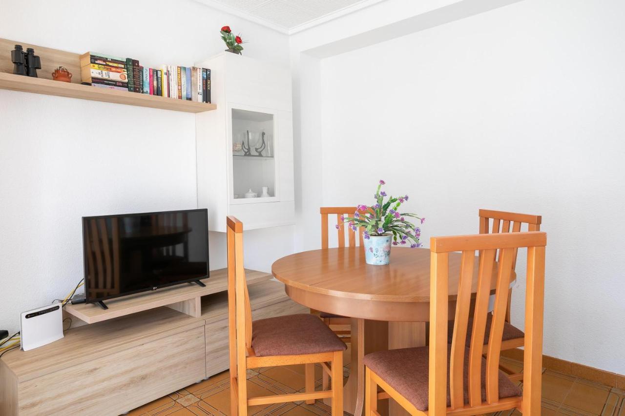 Apartment With Stunning Sea Views ซานตาโปลา ภายนอก รูปภาพ