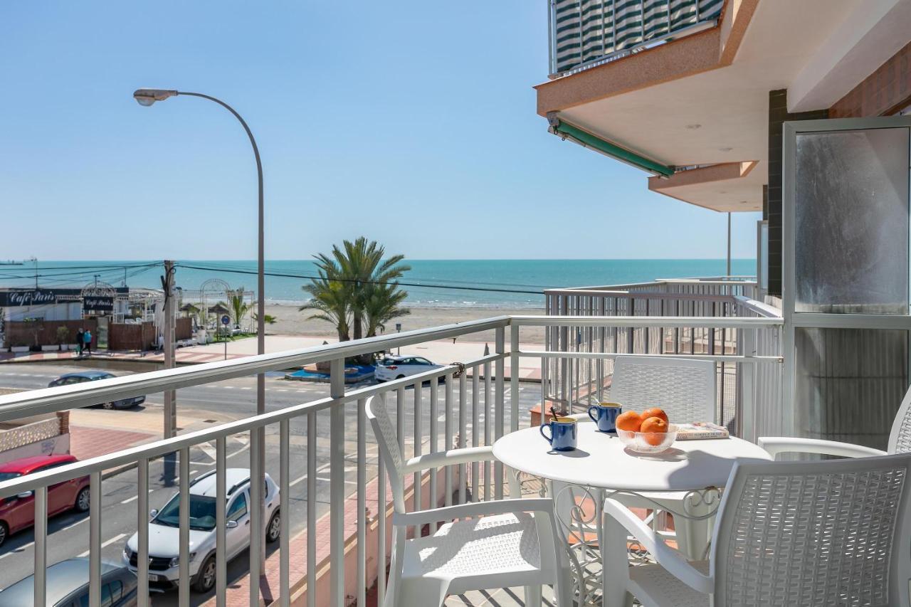 Apartment With Stunning Sea Views ซานตาโปลา ภายนอก รูปภาพ