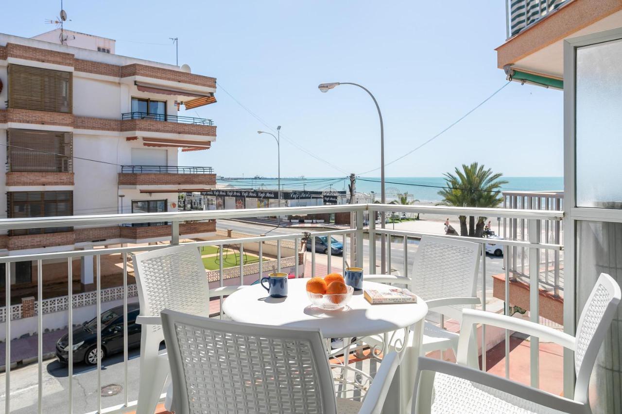 Apartment With Stunning Sea Views ซานตาโปลา ภายนอก รูปภาพ
