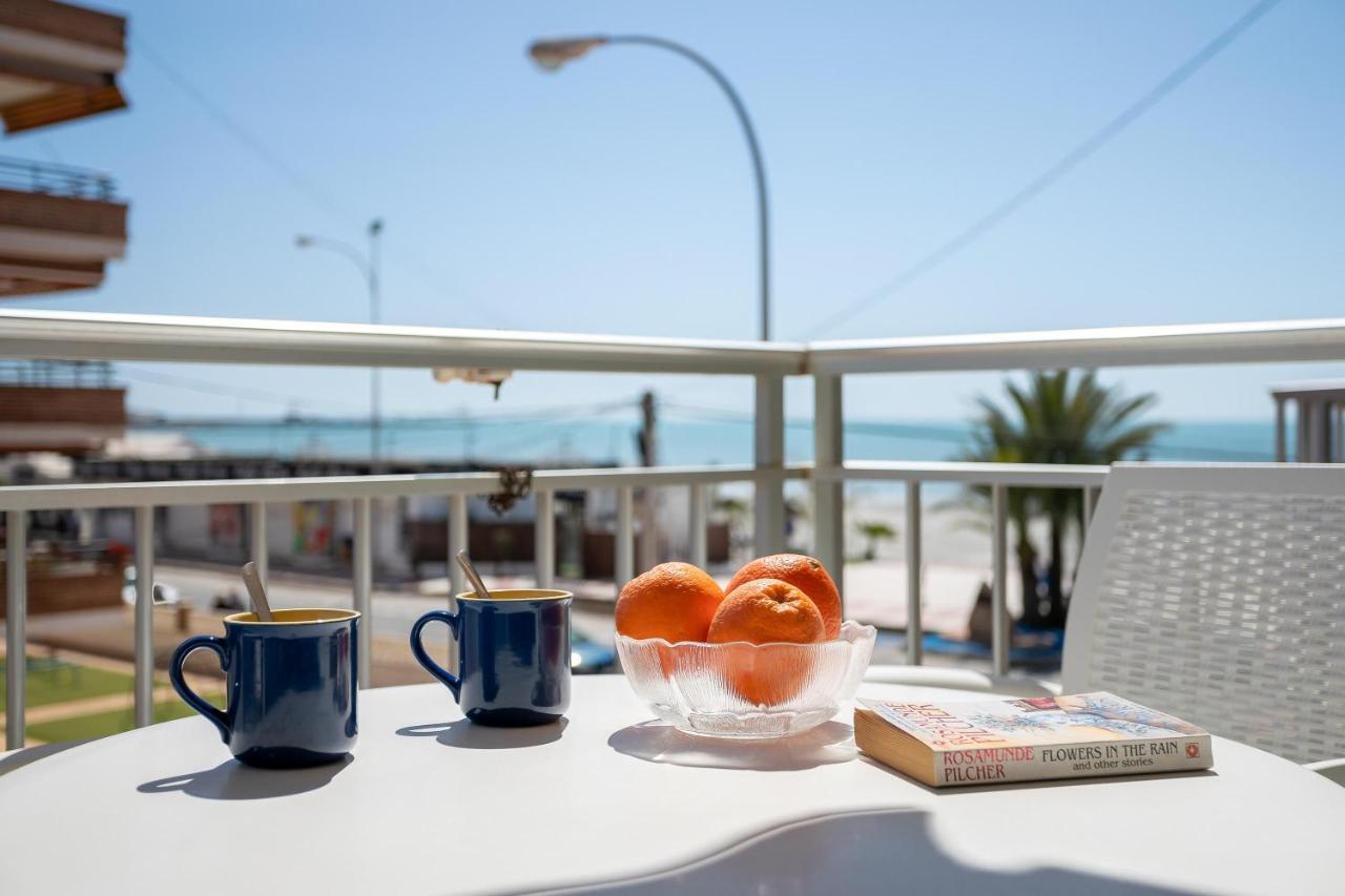 Apartment With Stunning Sea Views ซานตาโปลา ภายนอก รูปภาพ