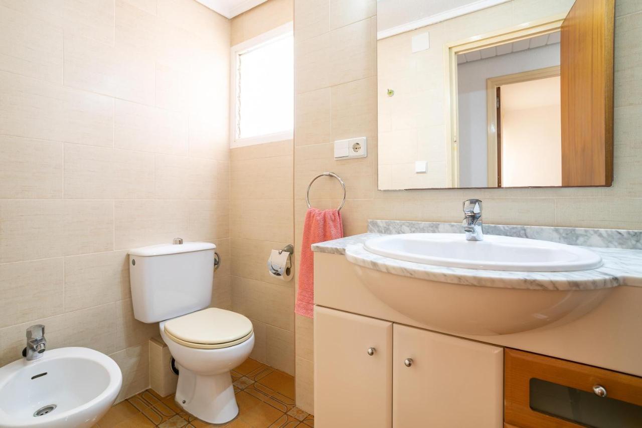 Apartment With Stunning Sea Views ซานตาโปลา ภายนอก รูปภาพ